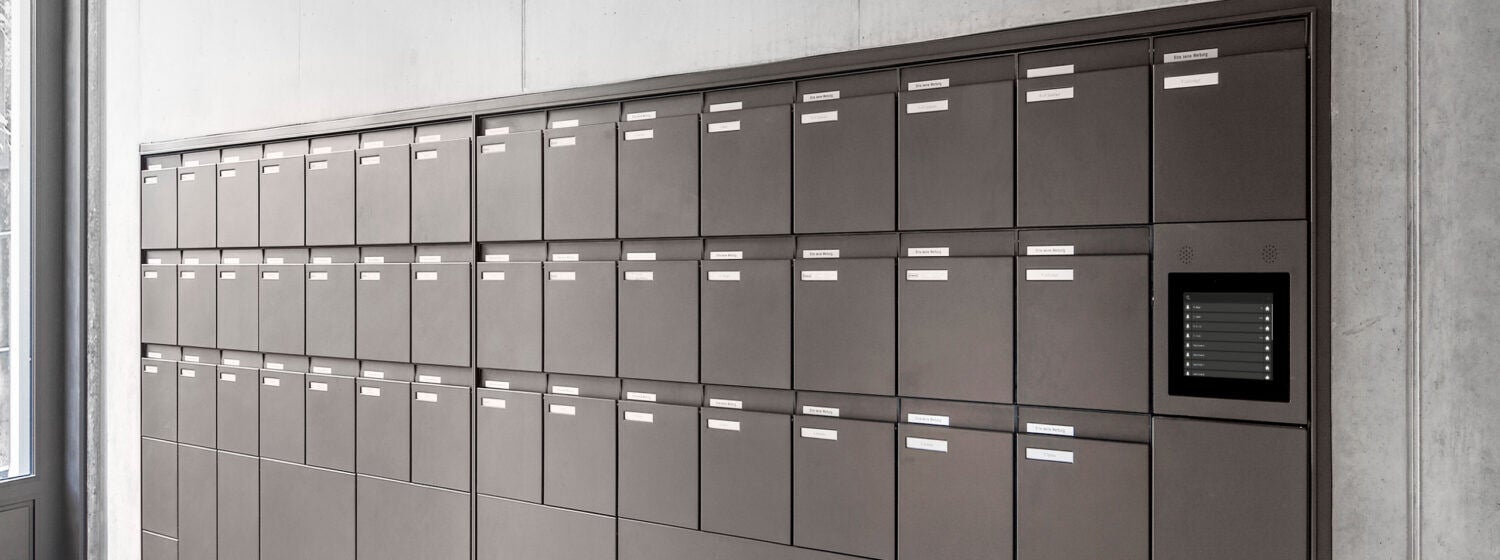 esc_hero_image_slider_header_desktop_21-9_2560x1024_bk_1-1500x560-c-center